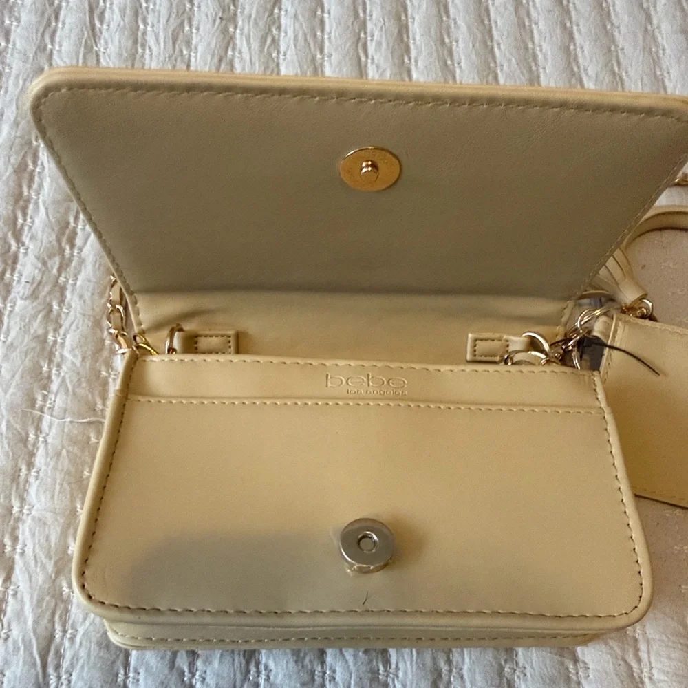 Bebe Beige Handbag w/ Gold Chain Strap Crossbody 3 in 1 w/ Card Case/Key Ring ❤️